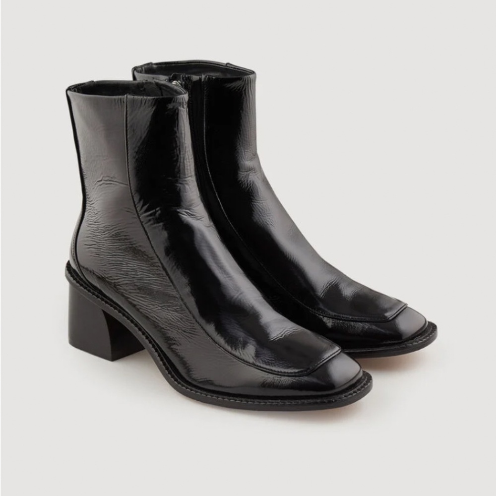 Sandro Patent leather boots with Heel Size 36